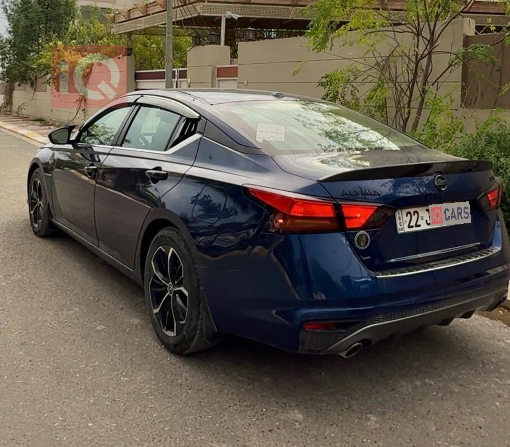 نيسان ألتيما